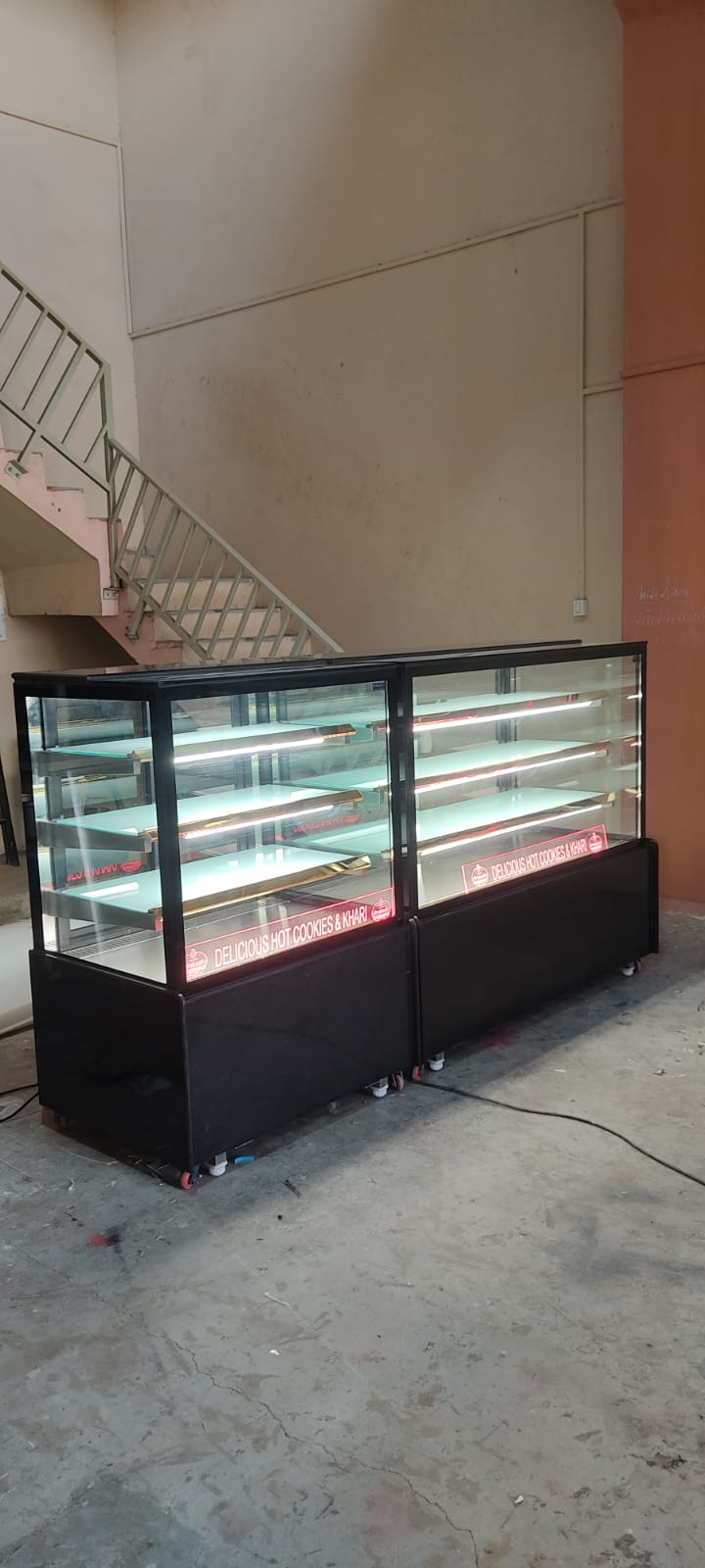 2015 — L-Shaped Counter